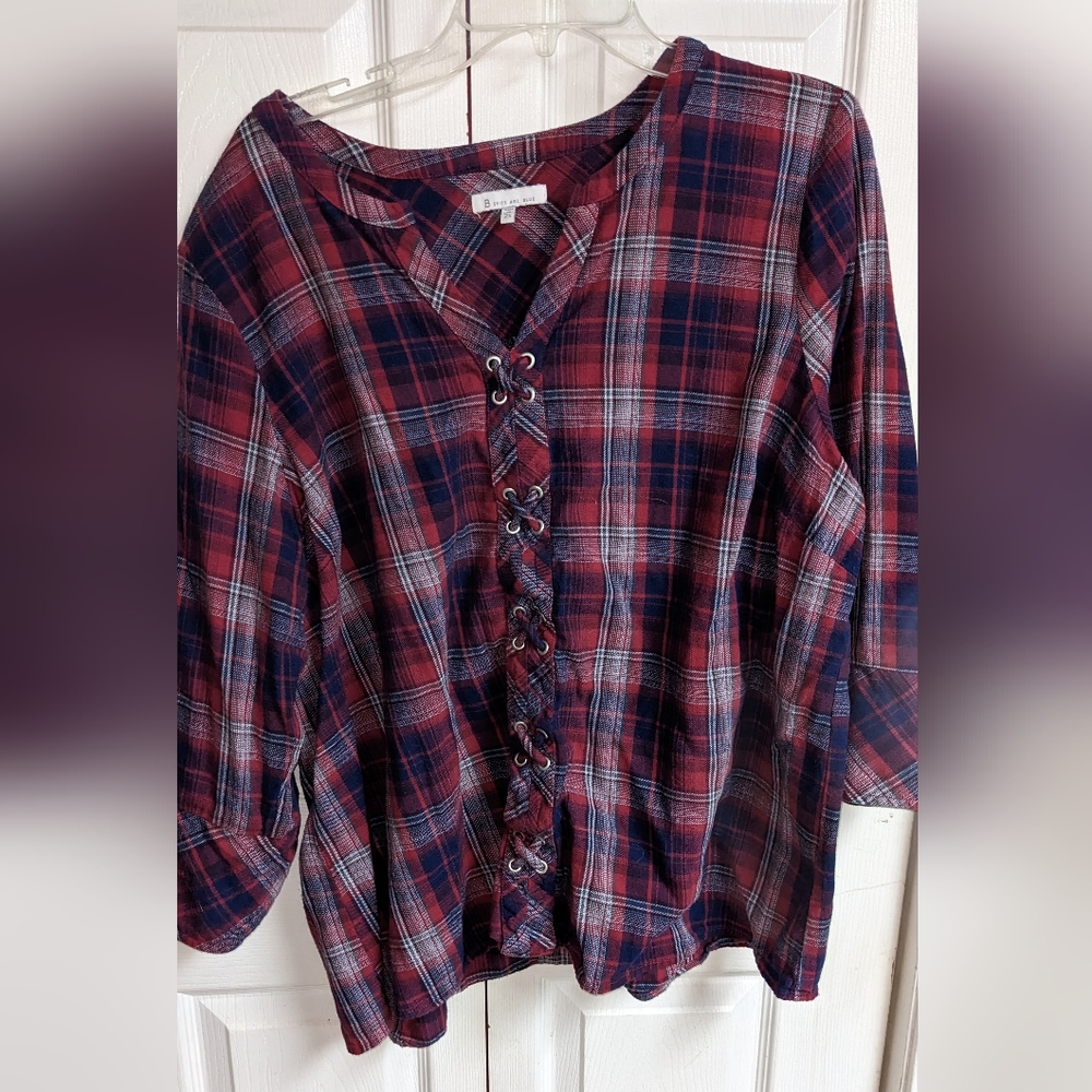B Skies Are Blue Size 2C Plaid Tunic